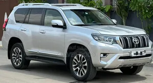 Toyota Land Cruiser Prado 2025 Gris