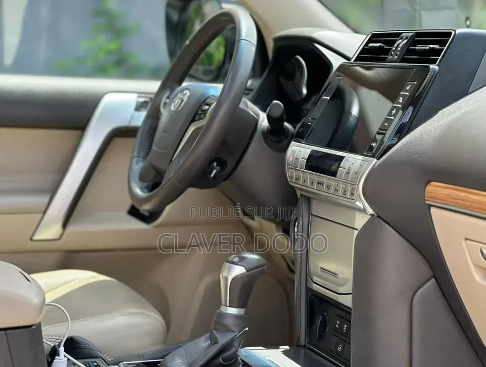Toyota Land Cruiser Prado 2025 Gris