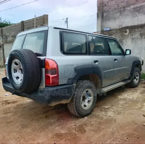 Nissan Patrol 2013 Gris