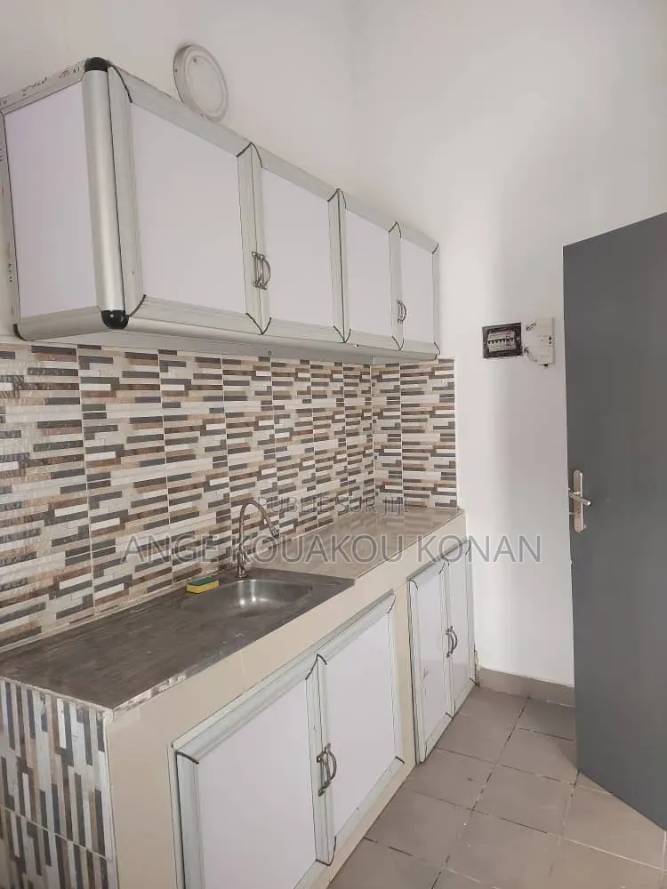 4chbre Maison dans Ange Immobilier, Cocody à Vendre