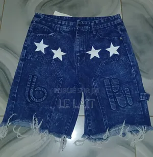 Disponible Pour Les Vos Short