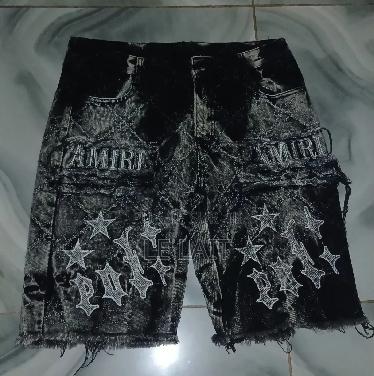 Disponible Pour Les Vos Short