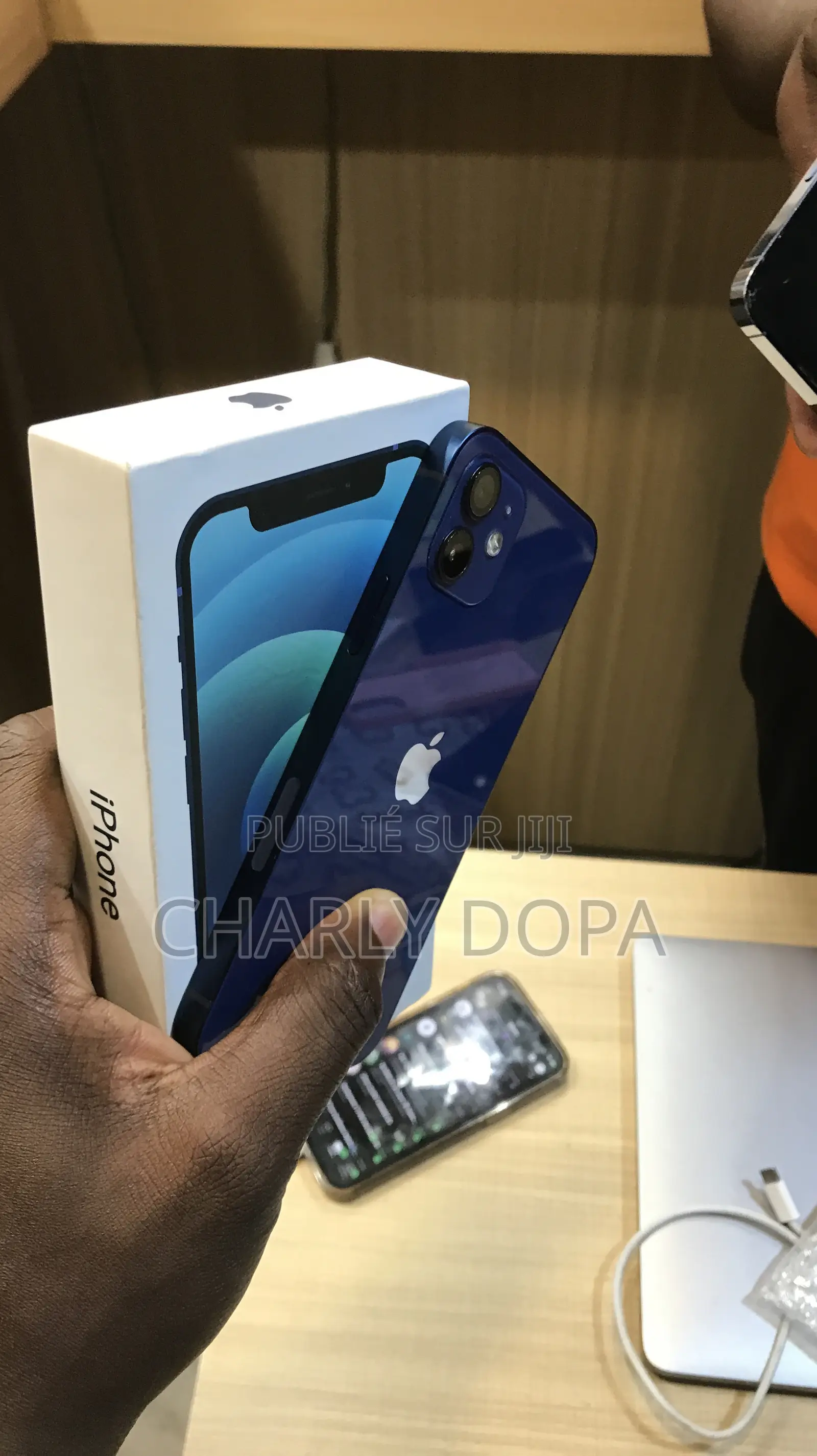 Nouveau Apple iPhone 12 64 GB Bleu