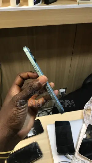 Apple iPhone 16 Plus 128 GB Vert