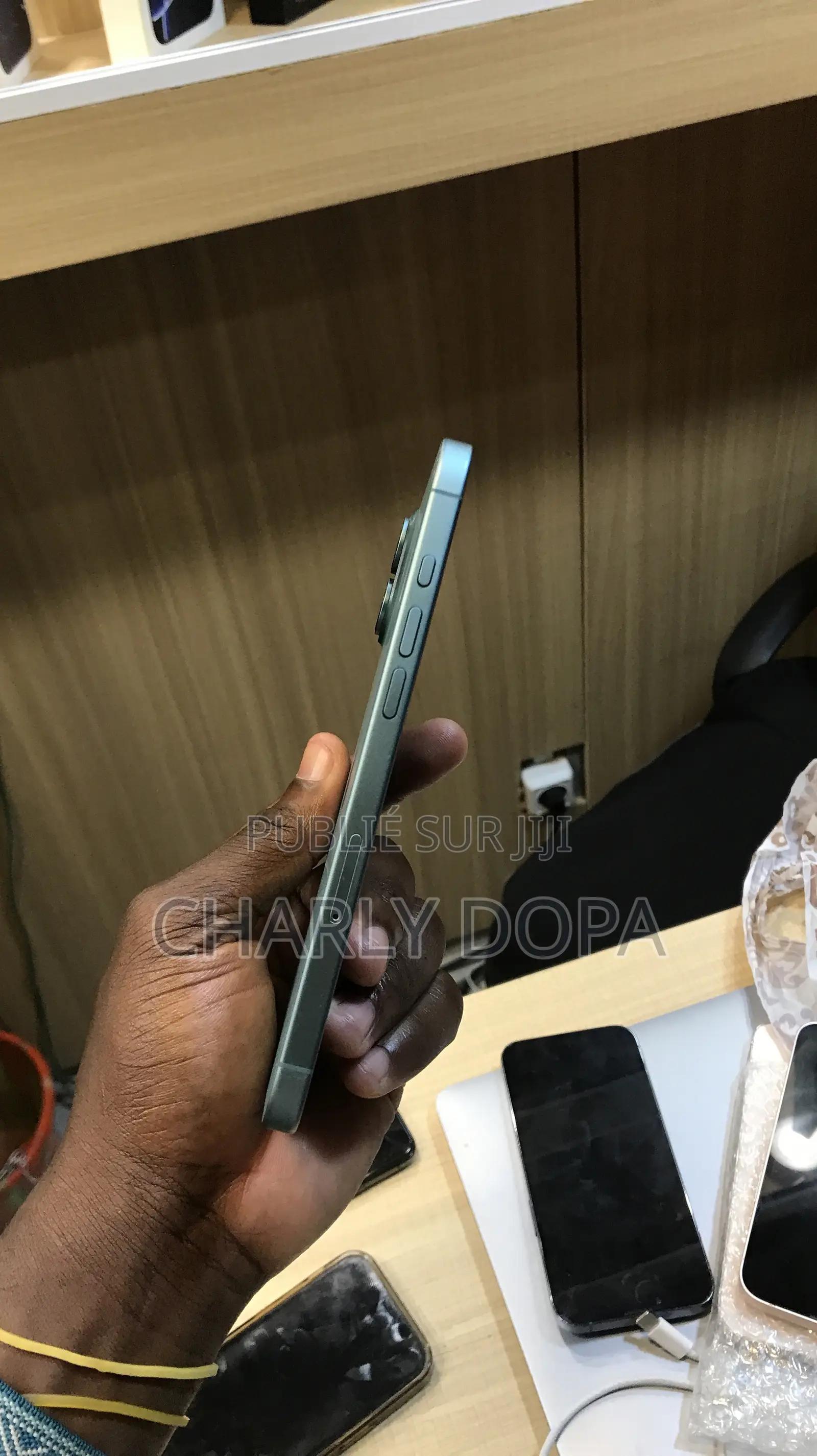 Apple iPhone 16 Plus 128 GB Vert