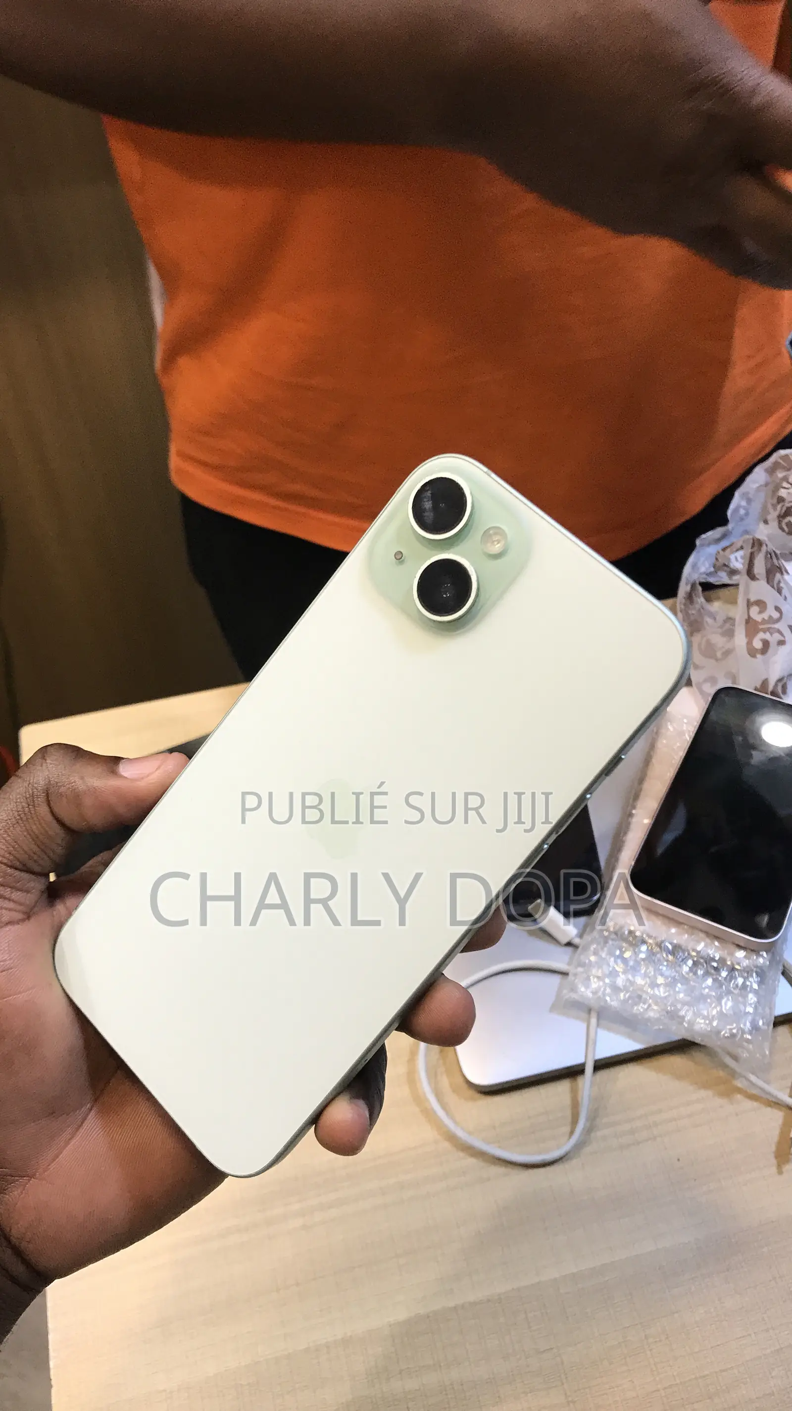 Apple iPhone 15 Plus 128 GB Vert