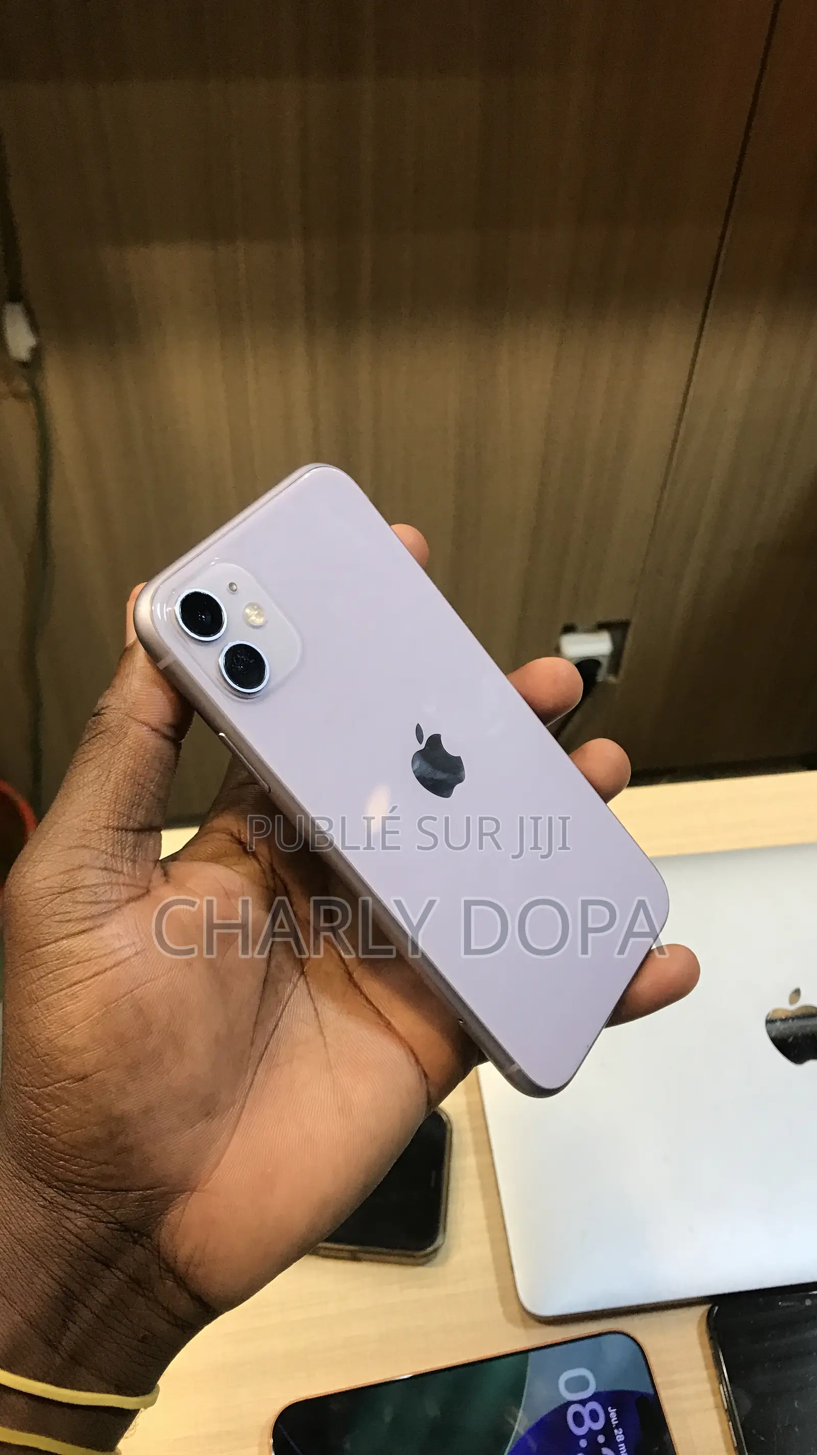 Apple iPhone 11 64 GB Violet