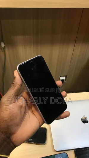 Apple iPhone 11 64 GB Violet