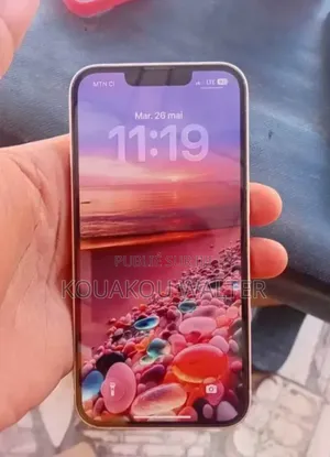 Nouveau Apple iPhone 13 128 GB Argenté