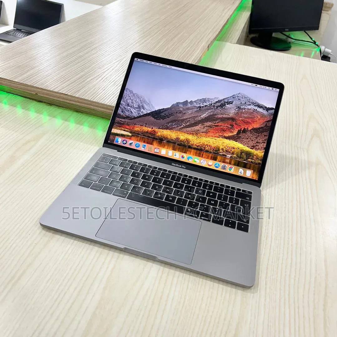 Nouveau Apple MacBook Pro 2017 8GB Intel Core i5 SSD 256GB