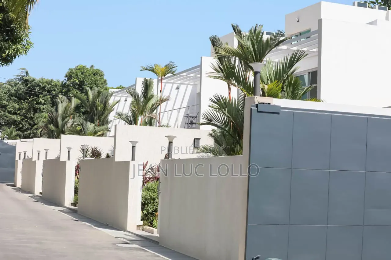 Meublé 3chbre Duplex dans Lollo, Marcory à Louer