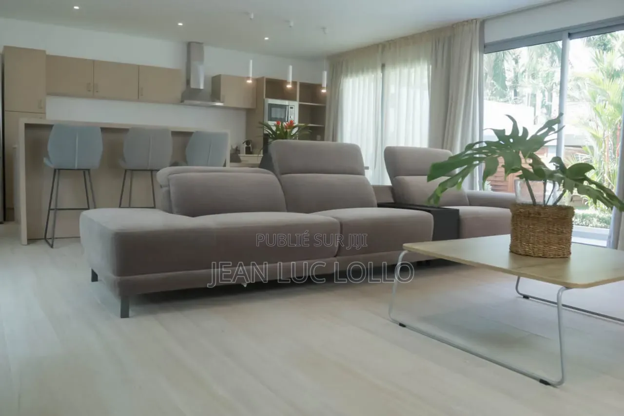 Meublé 3chbre Duplex dans Lollo, Marcory à Louer