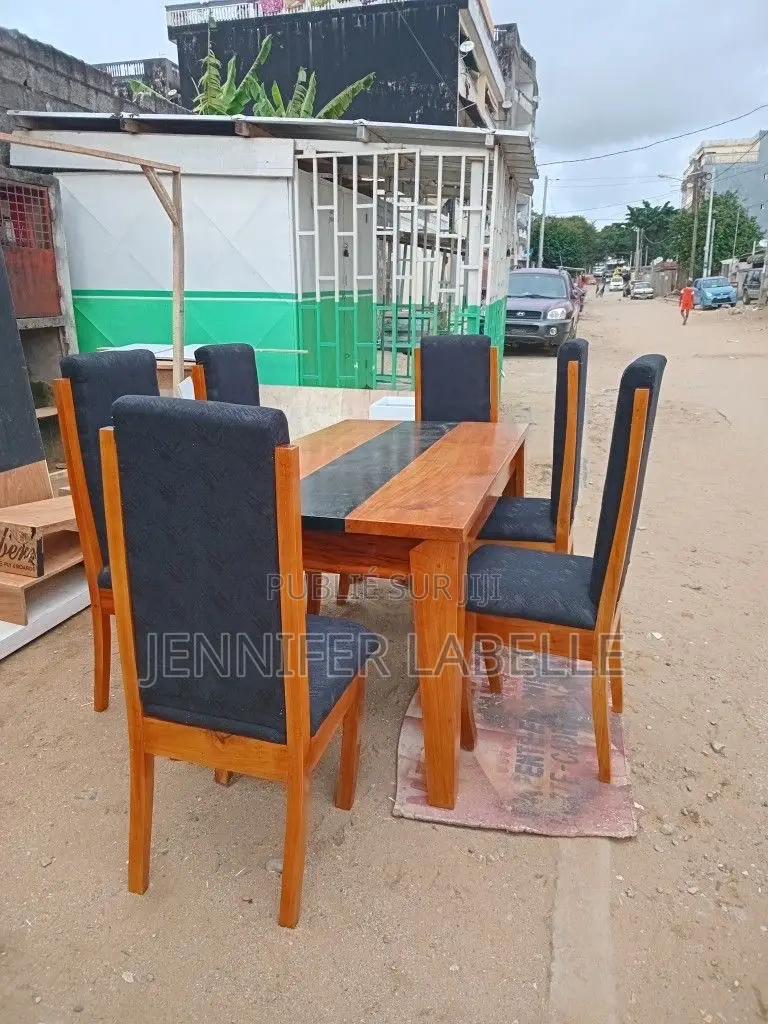 Table À Manger