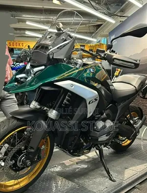Nouveau Yamaha YBR125 2025 Blanc
