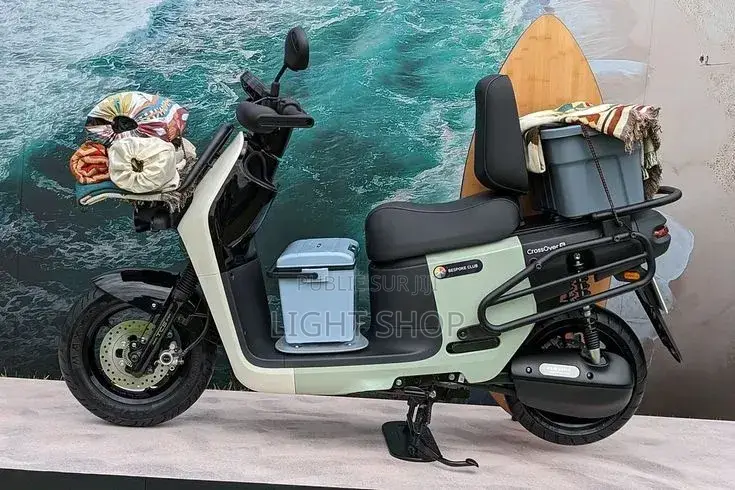 Nouveau Yamaha YBR125 2025 Blanc