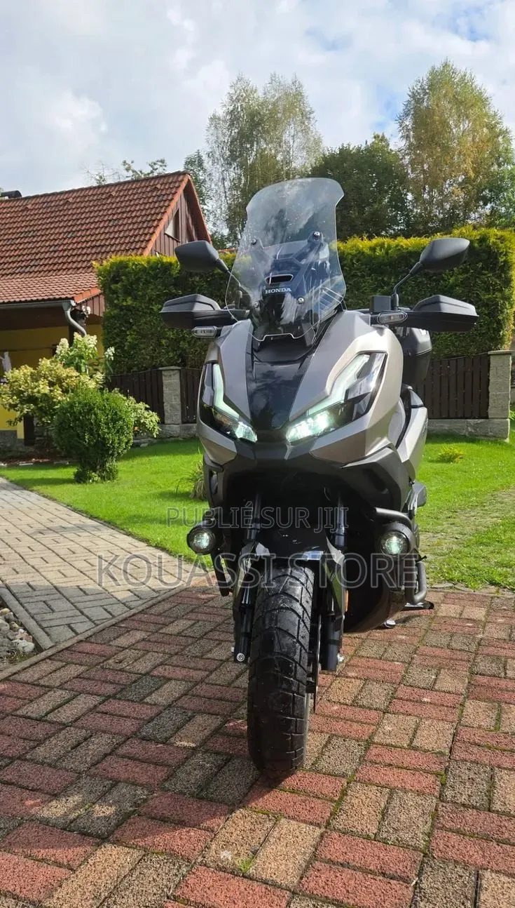 Nouveau Yamaha YBR125 2025 Blanc
