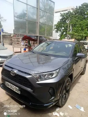 Toyota RAV4 2021 Gris