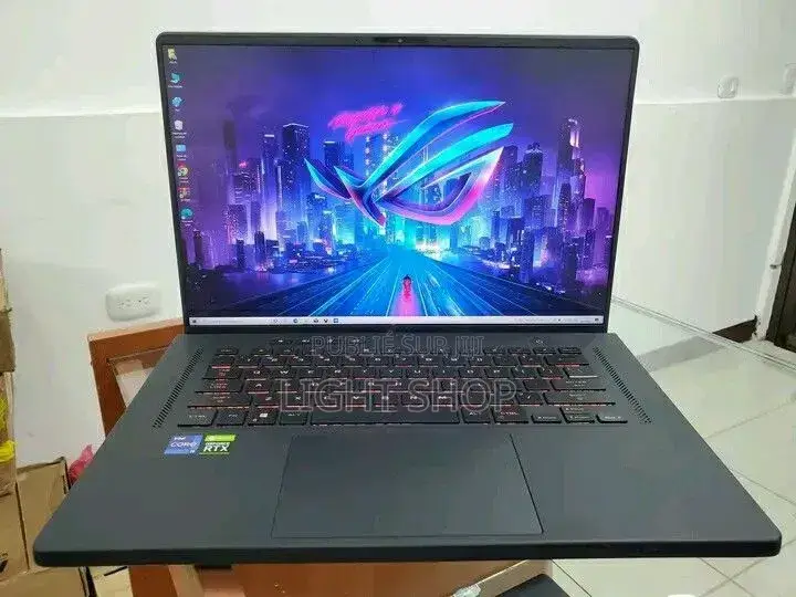 Nouveau Lenovo 100e 32GB Intel Core i9 SSHD (Hybrid) 1T