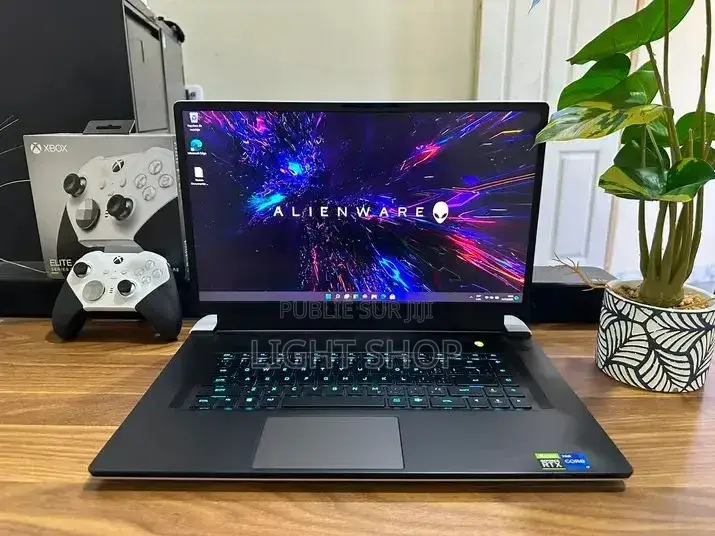 Nouveau Lenovo 100e 32GB Intel Core i9 SSHD (Hybrid) 1T