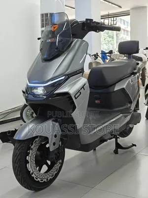 Nouveau Yamaha YBR125 2023 Blanc