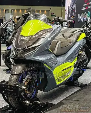 Nouveau Yamaha YBR125 2023 Blanc