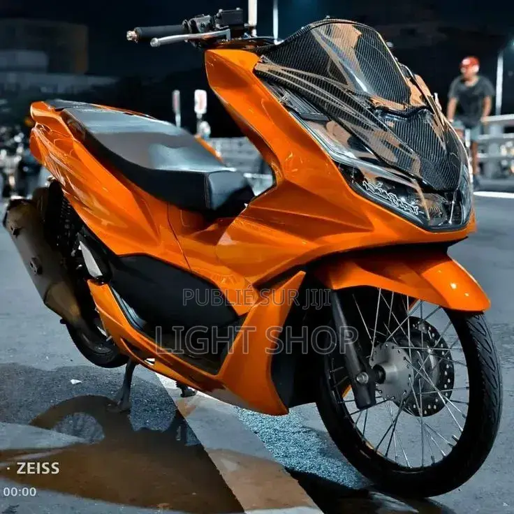 Nouveau Yamaha YBR125 2023 Blanc