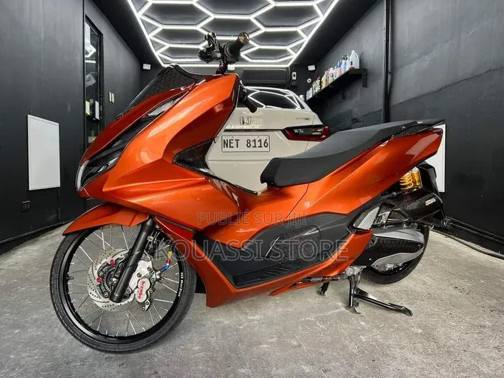 Nouveau Yamaha YBR125 2023 Blanc