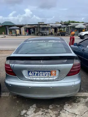 Mercedes-Benz C200 2020 Gris