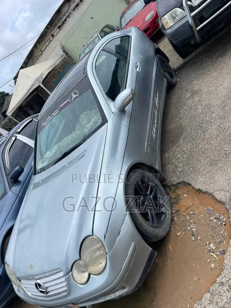 Mercedes-Benz C200 2020 Gris