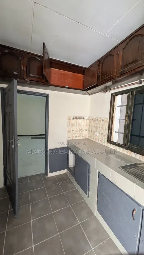 3chbre Appartement dans Particulier Fiable, Cocody à Louer