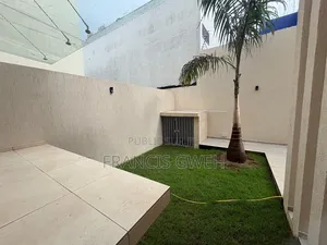 4chbre Duplex dans Francis Gweh, Cocody à Louer