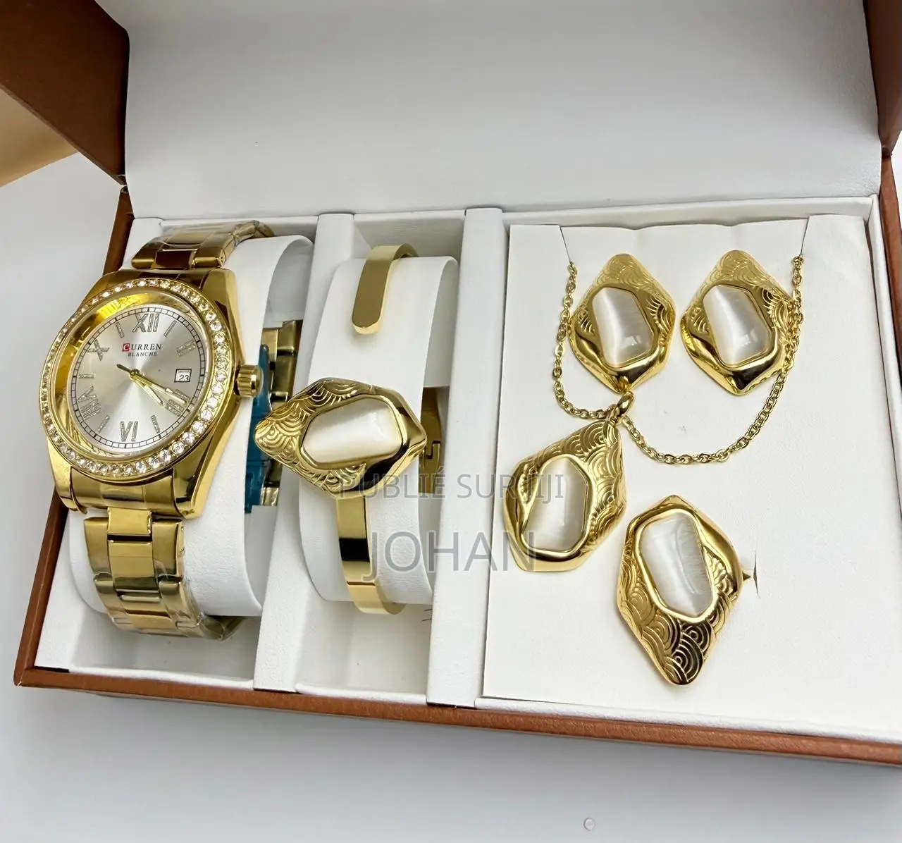 Montre Pour Femmes