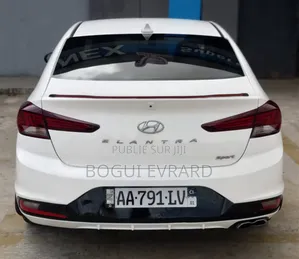 Hyundai Elantra 2021 Blanc