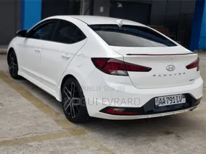 Hyundai Elantra 2021 Blanc