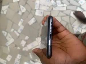 Nouveau Apple iPhone 11 128 GB Noir
