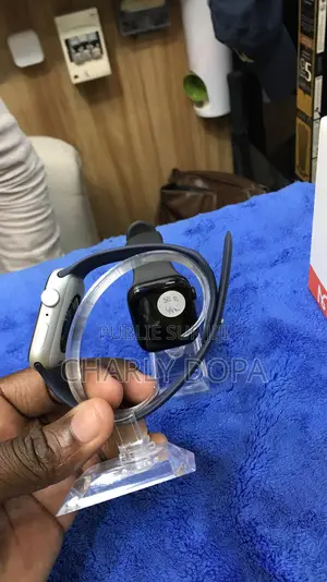 Apple Watch Série Se 2 44mm Quasi Neuf
