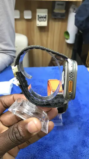 Apple Watch Ultra 2 49mm Quasi Neuf