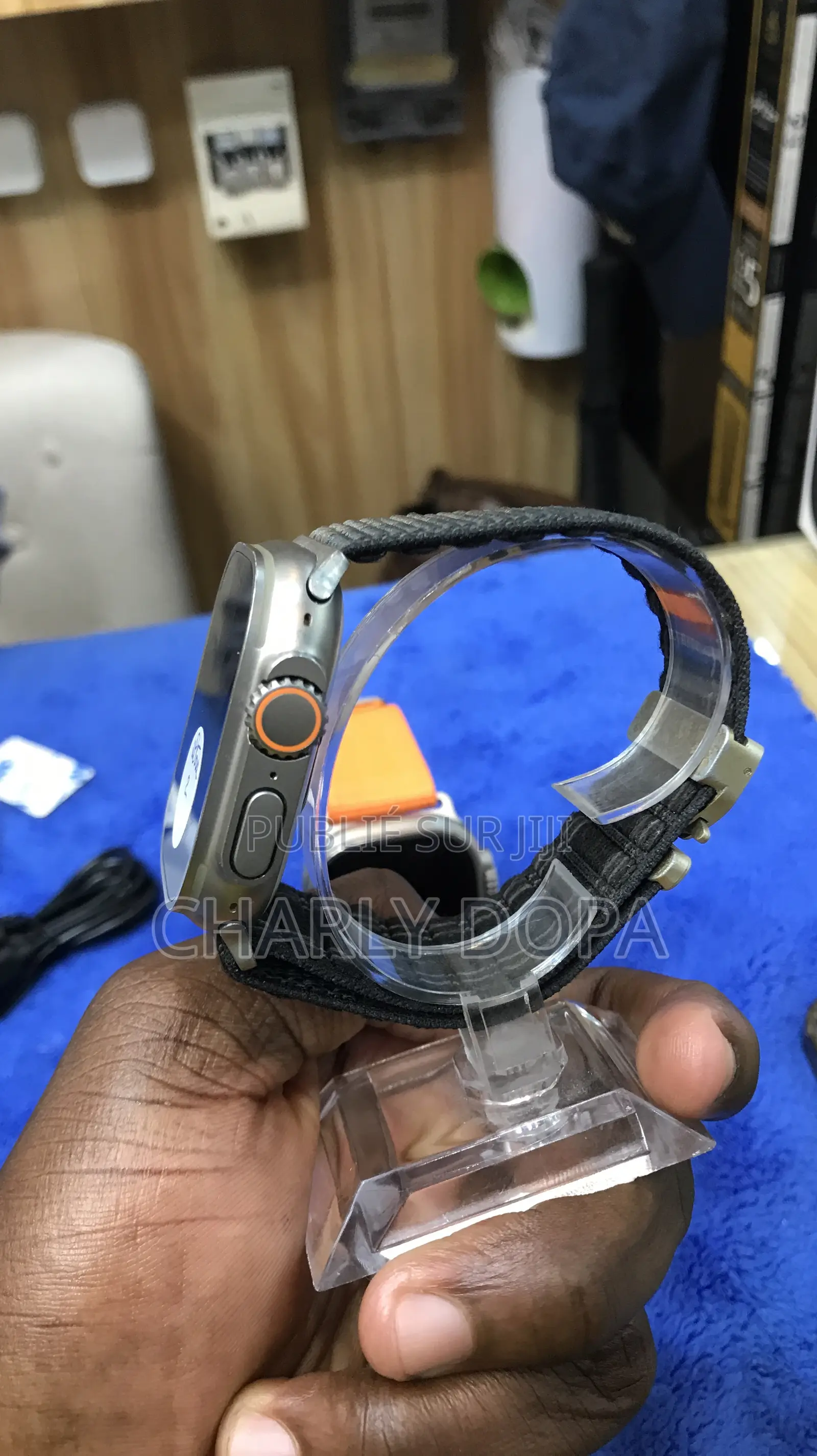 Apple Watch Ultra 2 49mm Quasi Neuf