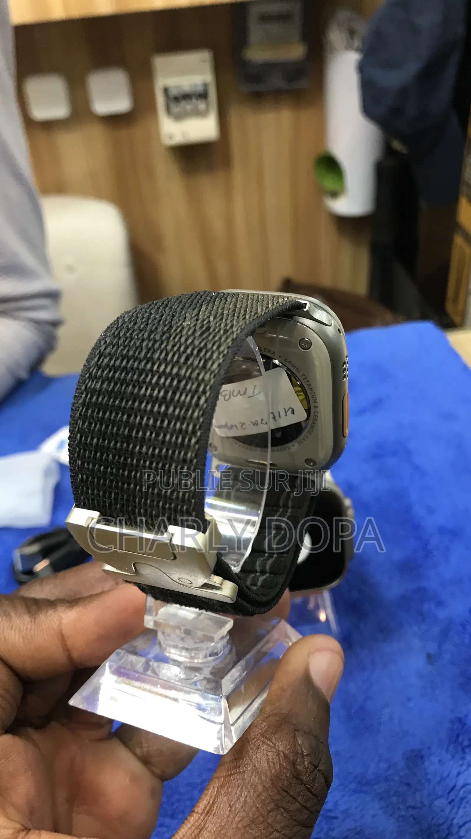 Apple Watch Ultra 2 49mm Quasi Neuf