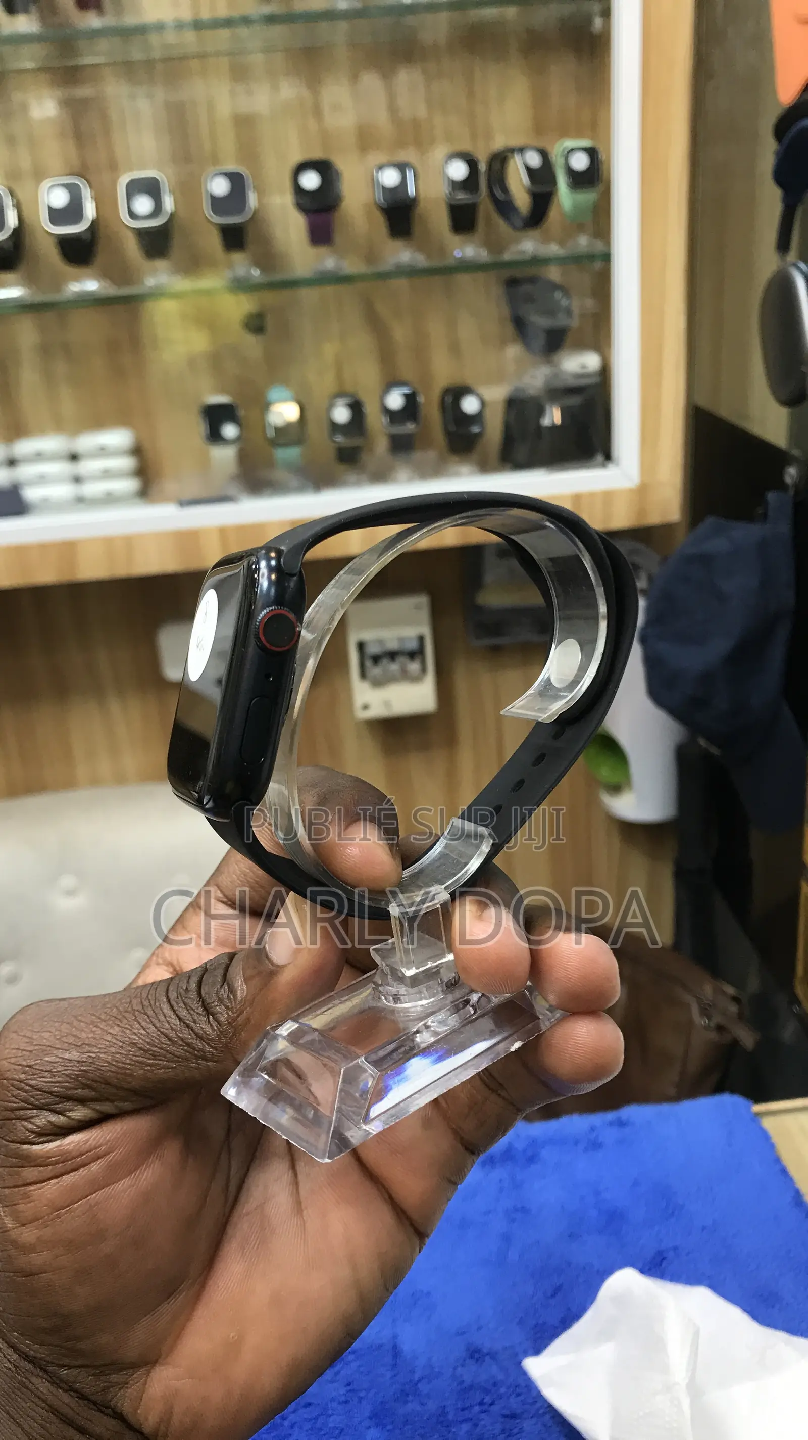 Apple Watch Série 8 45mm Quasi Neuf