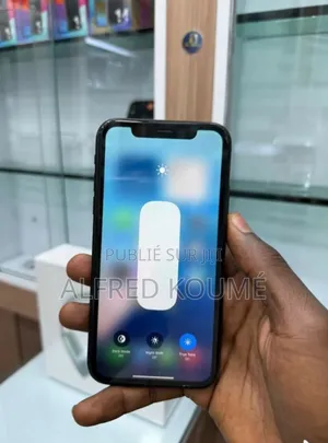 Nouveau Apple iPhone XR 64 GB Noir