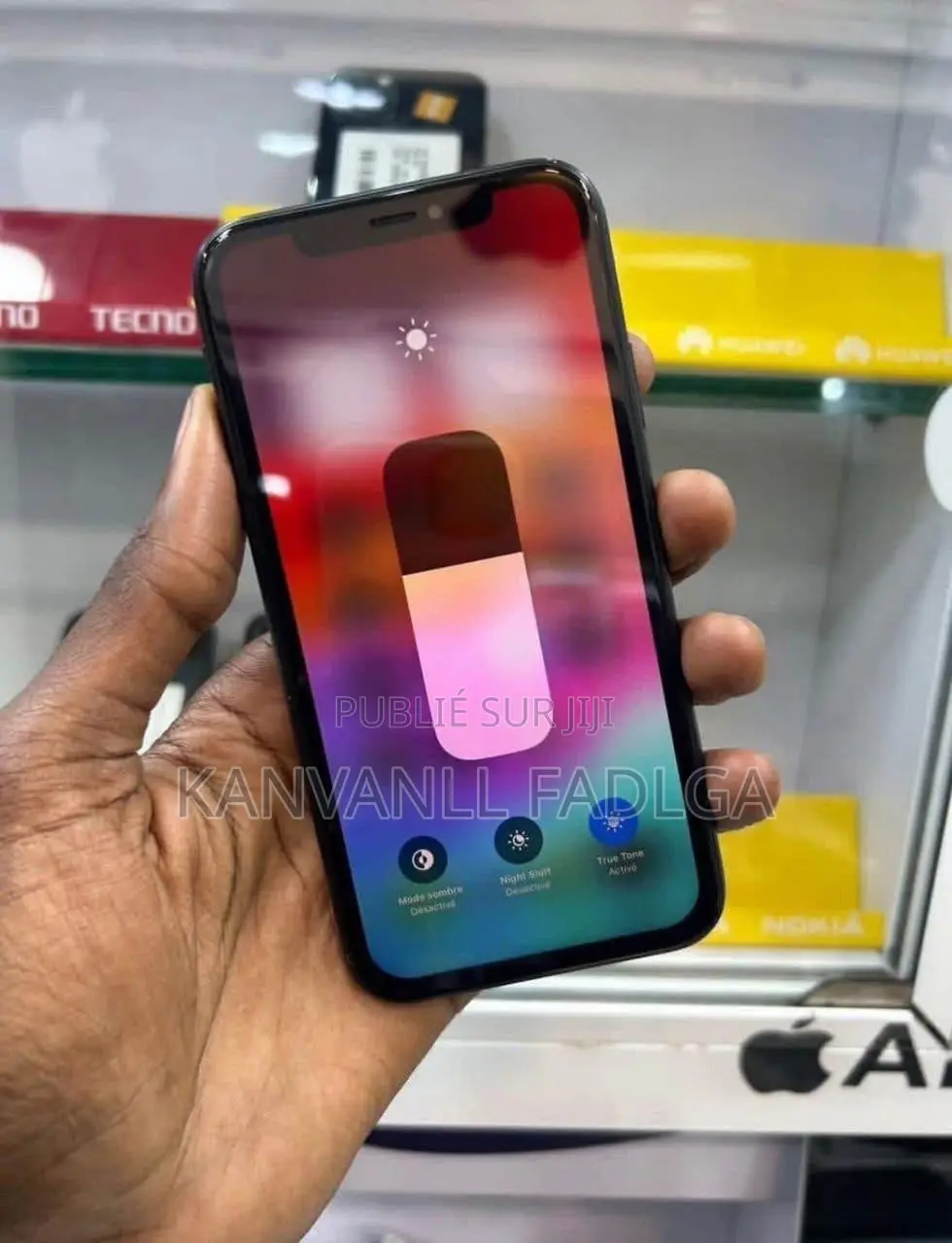 Nouveau Apple iPhone XR 64 GB Noir