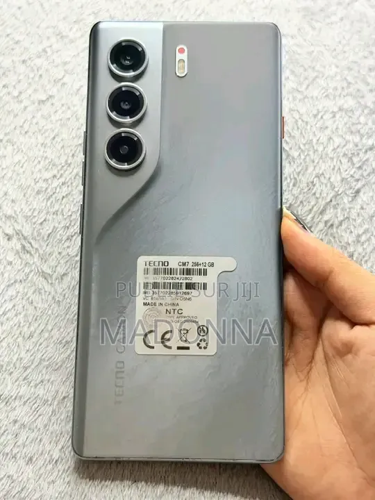 Nouveau Tecno Camon 40 256 GB Blanc
