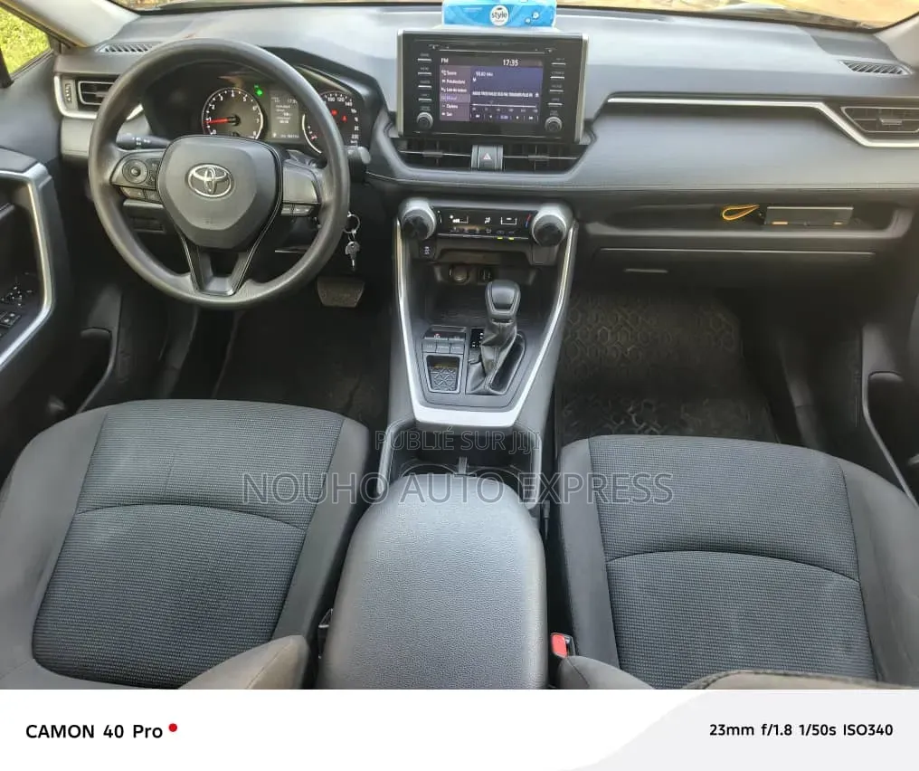 Toyota RAV4 2024 Gris