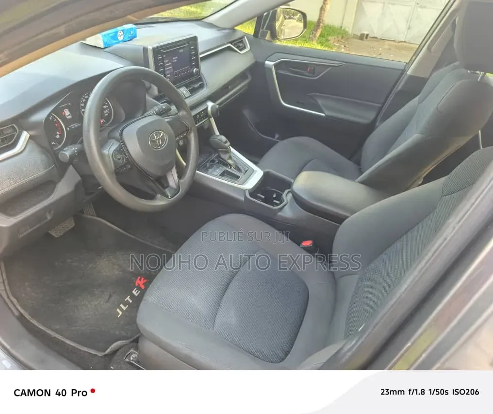 Toyota RAV4 2024 Gris