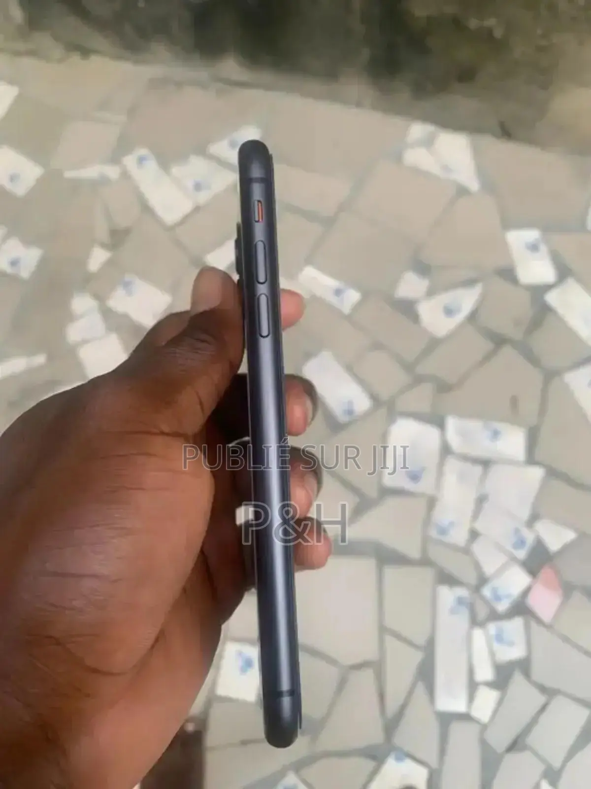 Nouveau Apple iPhone 11 128 GB Noir