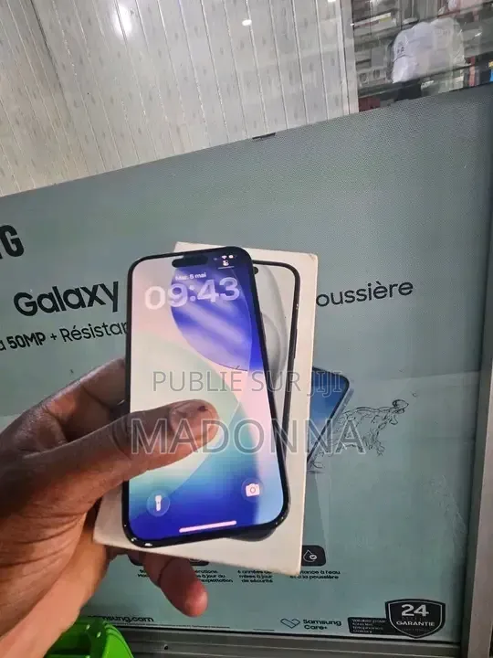 Nouveau Apple iPhone 15 256 GB Noir