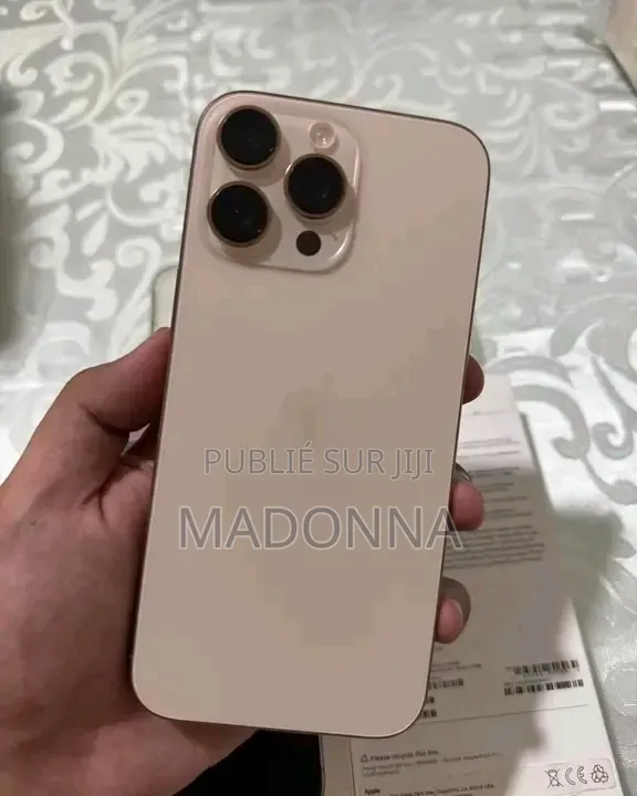 Nouveau Apple iPhone 16 Pro Max 256 GB Noir