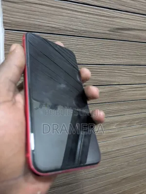 Apple iPhone 11 64 GB Rouge