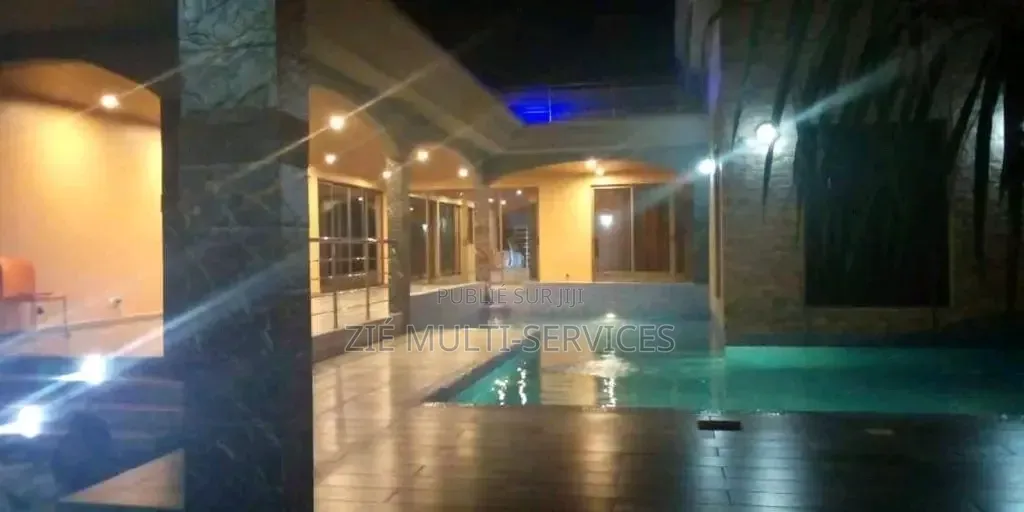 Meublé 5chbre Villa dans Zié Multi-Service, Grand-Bassam à Vendre